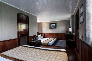 Tour Du Thuyền Emeraude Hạ Long – 2 Ngày 1 Đêm